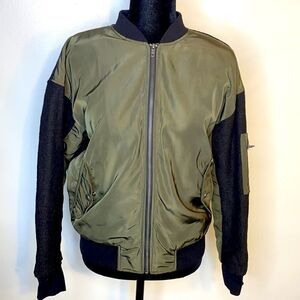 Olive green and Black bomber jacket size S (small) from Forever21